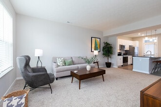 Building Photo - Crescent Woods