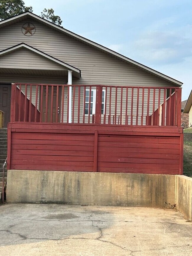 Building Photo - Spacious duplex apartment in Morrilton