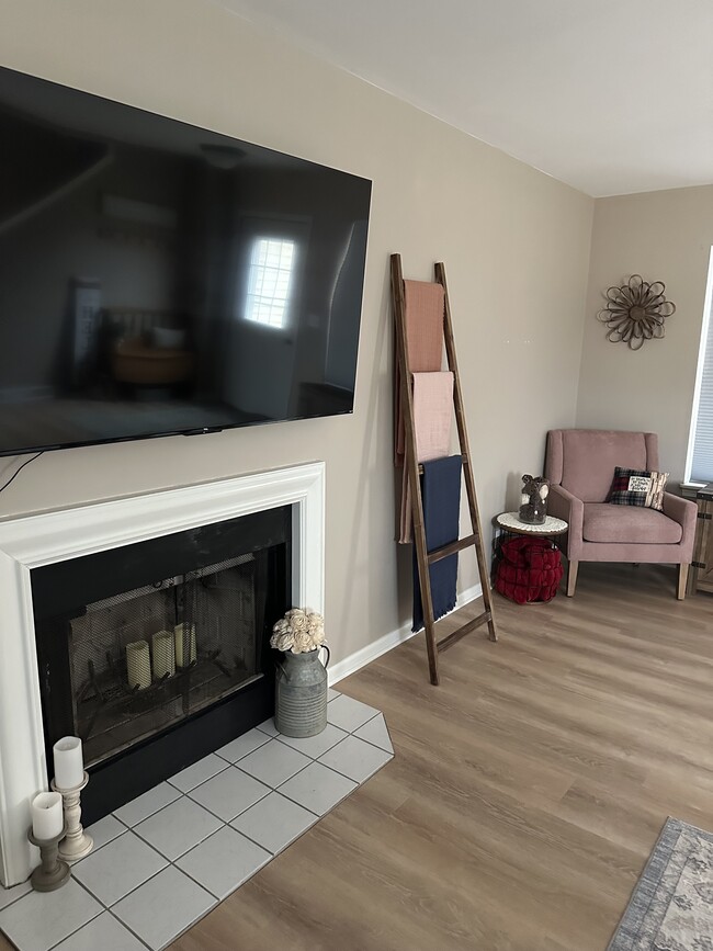 Building Photo - 102 Chancellor Ct