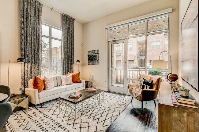 Apartamentos Eastbank River Walk — foto de la comunidad - Eastbank River Walk