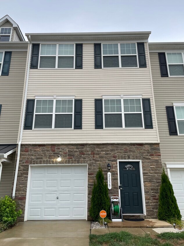 Primary Photo - 2235 Mallard Landing Dr