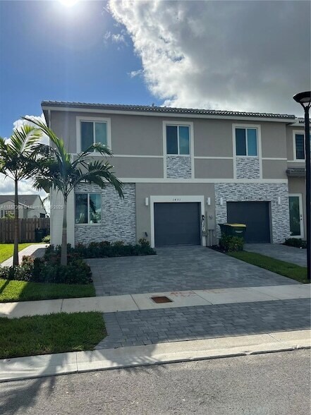 Foto principal - 1451 SE 7th Ter