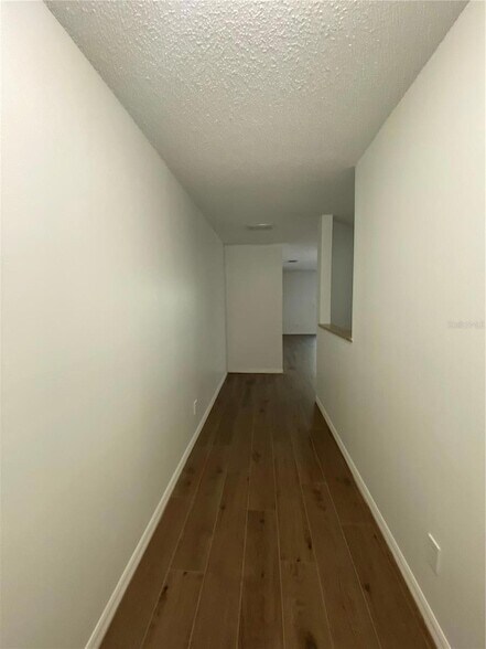 Foto del edificio - 4211 Winding River Way
