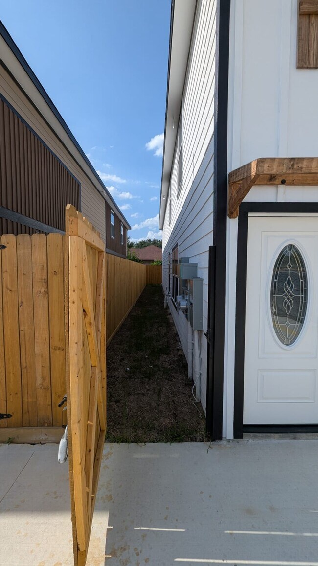 Foto del edificio - 2310 Wavell St