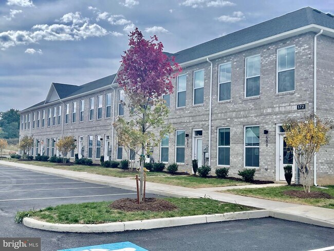 Building Photo - 138 Eminence Dr