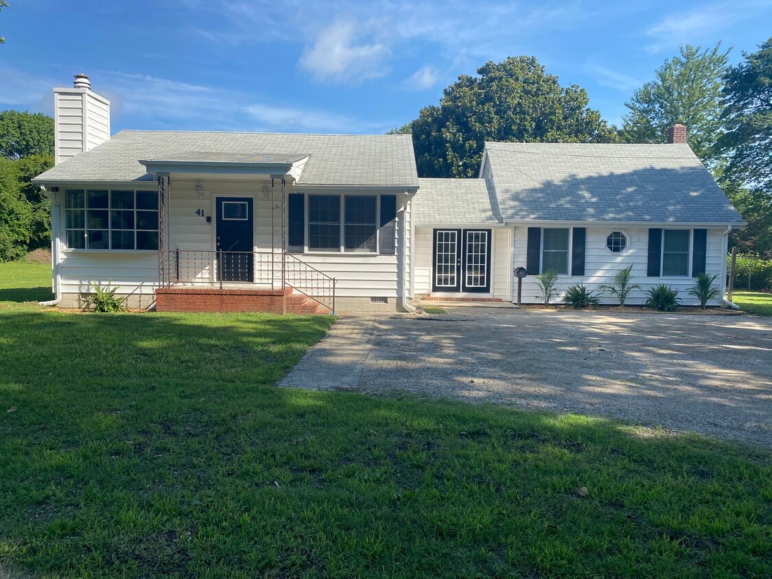 Foto principal - 41 Old Fox Hill Rd