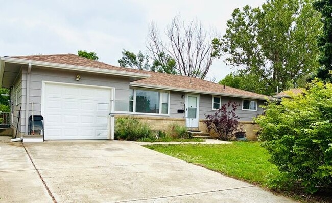 Fantastic 3 Bedroom with a Bonus Room and 1-3/4 Bath Ranch Home with 1 car attached garage - Near... - Fantastic 3 Bedroom with a Bonus Room and 1-3/4 Bath Ranch Home with 1 car attached garage - Near...