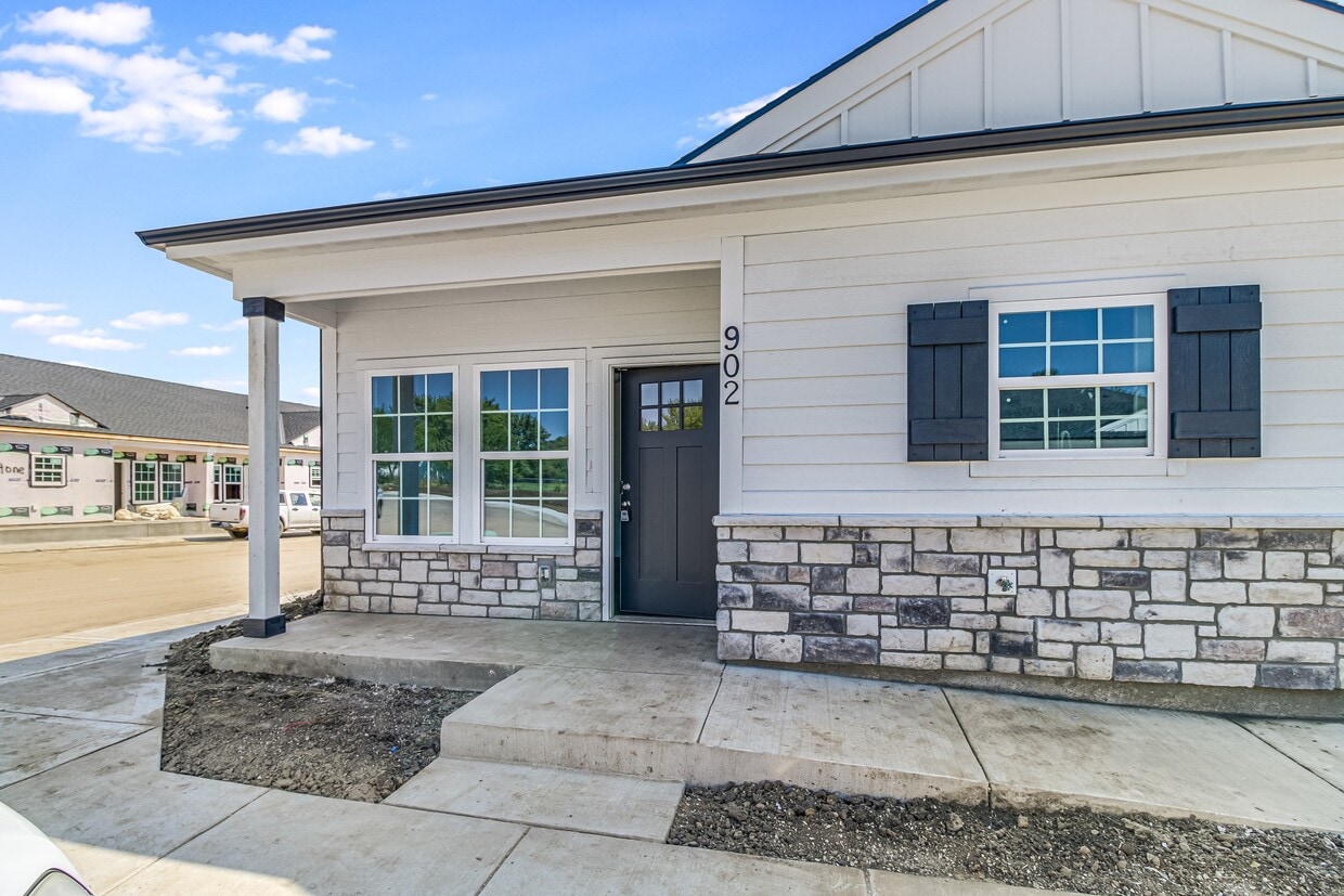 West Village Apartments in Tonganoxie, KS