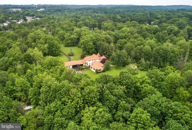 Building Photo - 125 Edison Furlong Rd