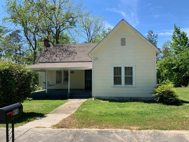Building Photo - 658 2nd St