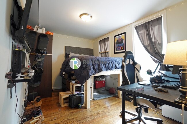 Building Photo - 38 L St