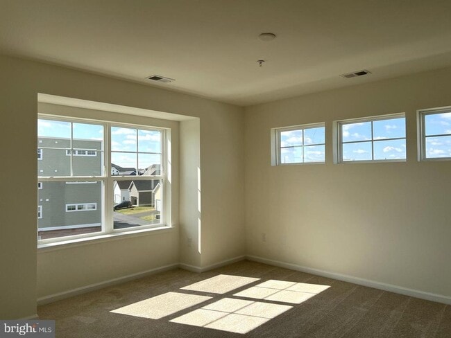 Foto del edificio - 24160 Port Ln