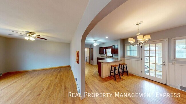 Foto del edificio - 2418 S Glendale Ave