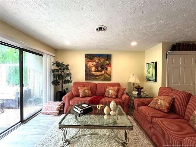 Foto del edificio - 940 Linden Rd