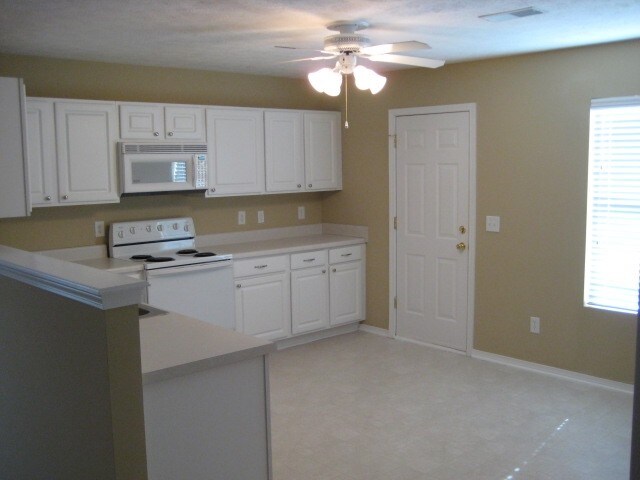 Foto del edificio - 2649 Sutherland Drive