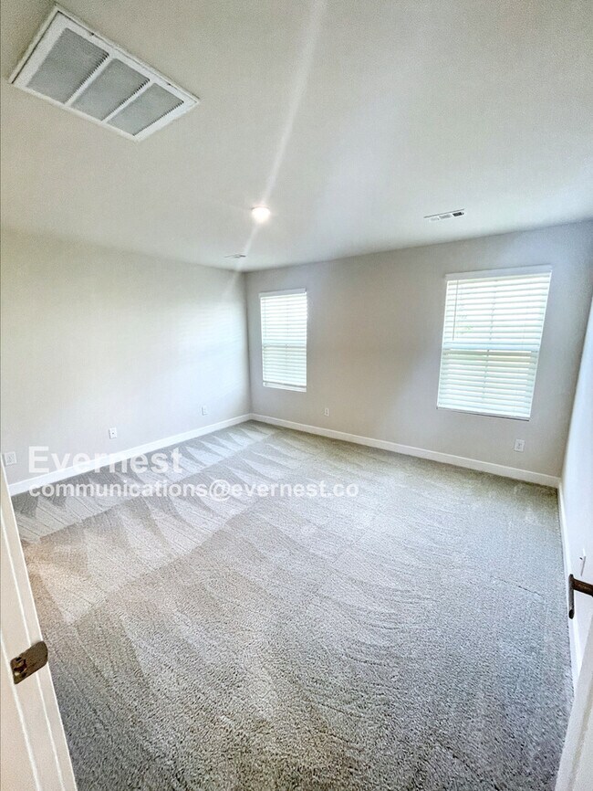 Foto del edificio - 2660 Thornton Grove Blvd