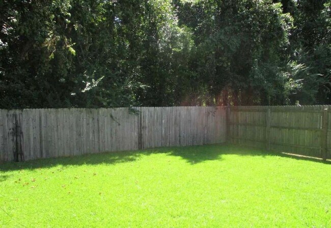 Foto del edificio - 3108 Plantation Dr