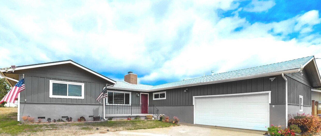 Primary Photo - 3053 Anderson St