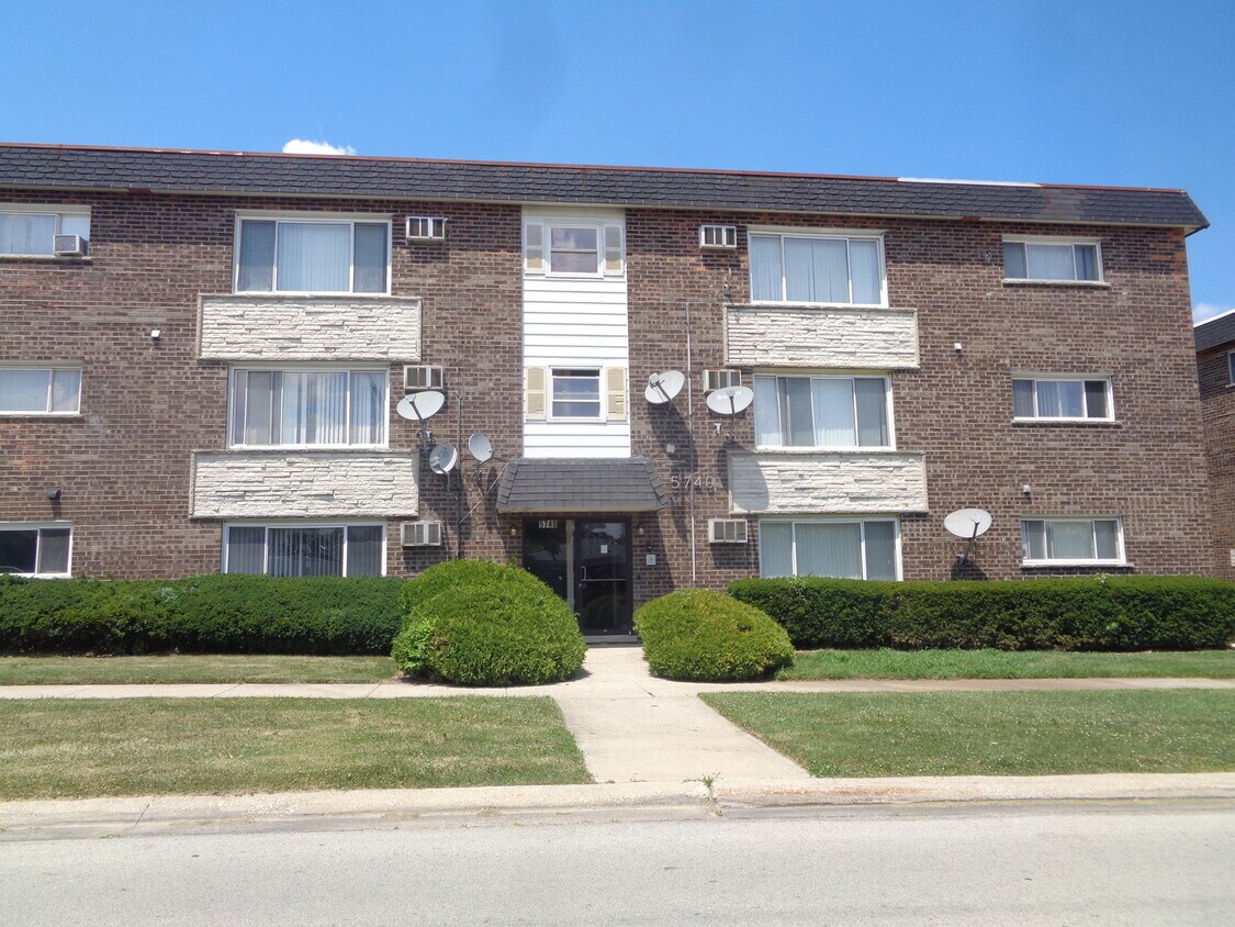 Primary Photo - 5740 108th St