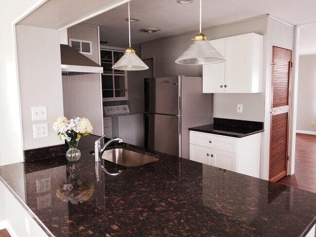 Foto del edificio - 336 Huntley Ave