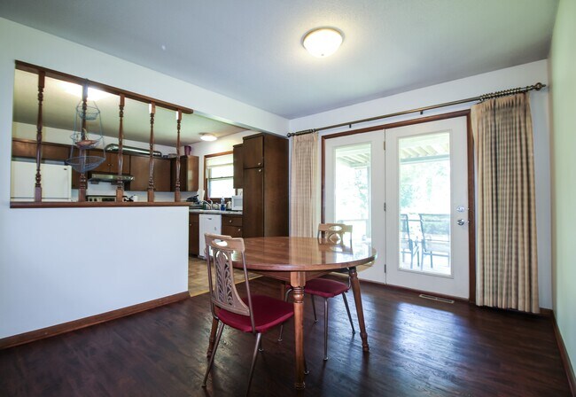 Foto del edificio - 1832 Ranser Rd