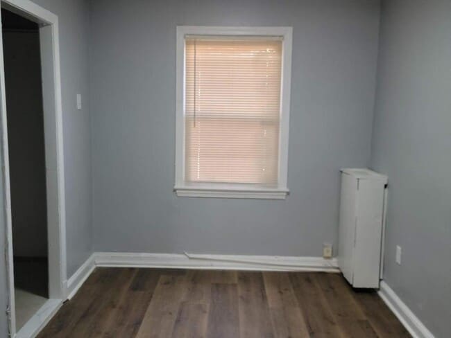 Building Photo - 3346 Clay St NE