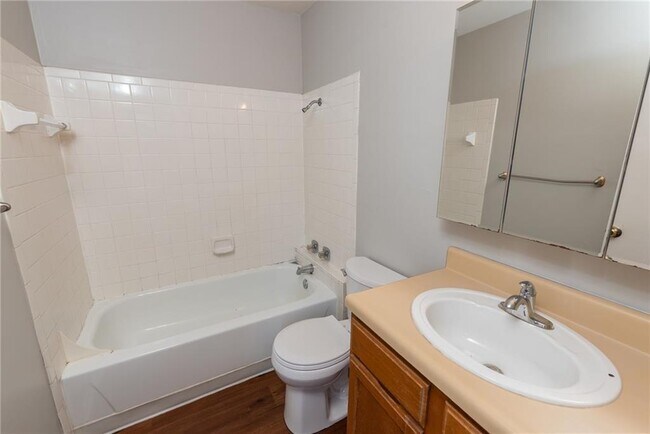 Foto del edificio - 3115 Helms St