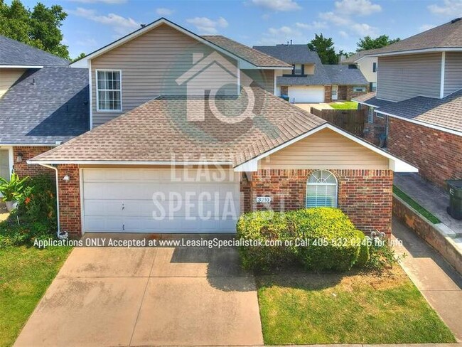 Building Photo - Stunning West Norman 3 Bed 2 Bath Townhome!