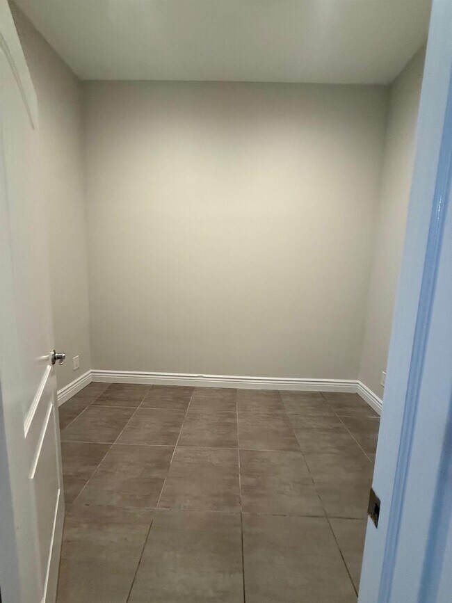 Foto del edificio - 201 Higbie Ln
