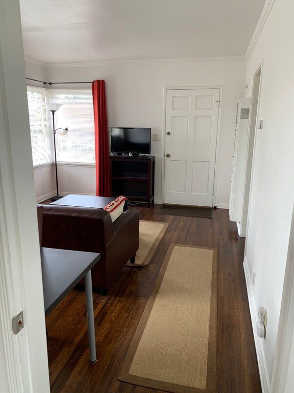 Foto del edificio - 1567 W 27th St