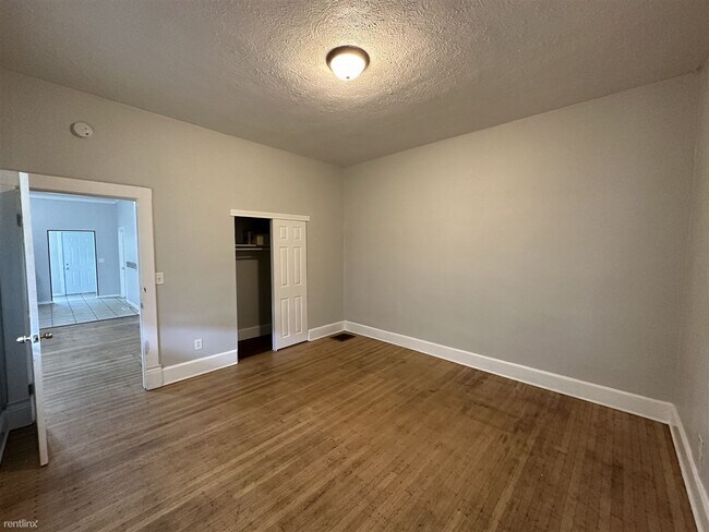 Foto del edificio - 3 br, 2 bath House - 1112 North Parker Avenue