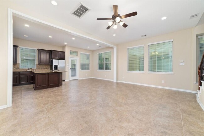 Building Photo - 9 Cheswood Manor Drive
