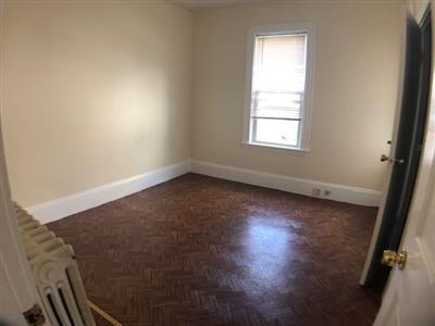 Primary Photo - 18 Morton St