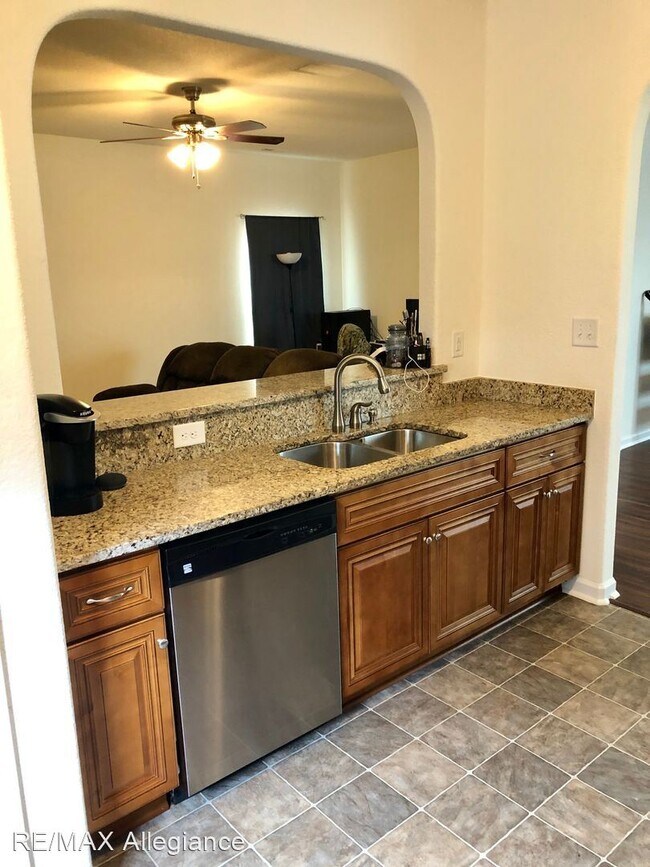 Building Photo - 4 br, 3 bath House - 4126A 3RD STREET