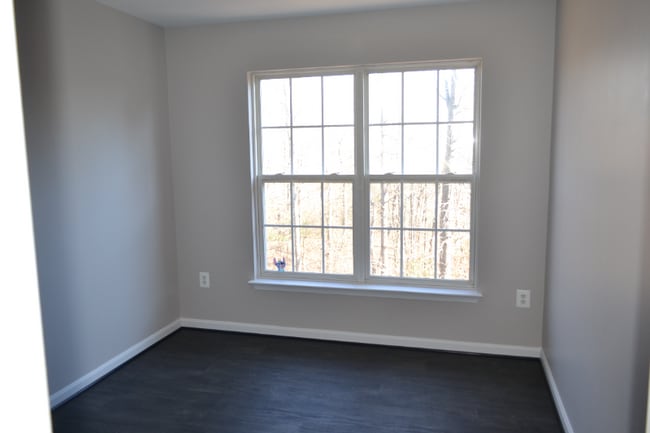 Building Photo - 103 Hillside Ct