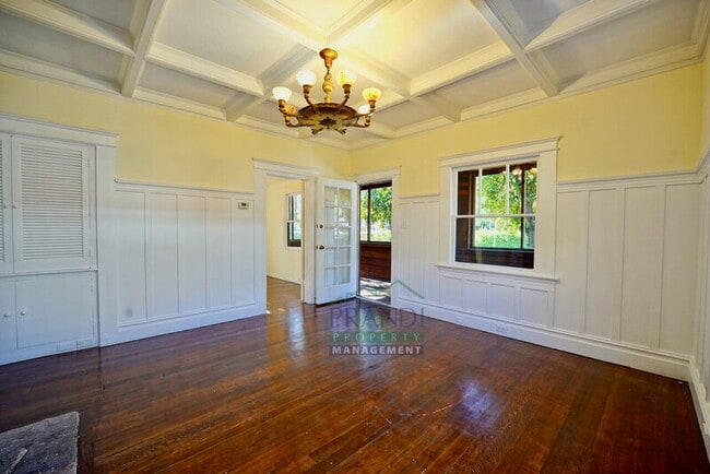 Building Photo - 254 Kent Ave