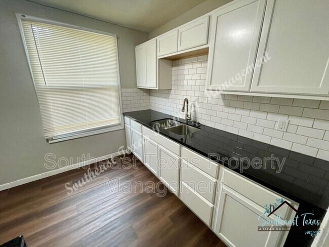 Foto del edificio - 4770 Galveston St