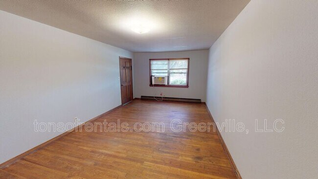 Building Photo - 1625 State Rd S-30-31