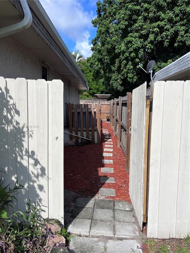 Building Photo - 8001 NW 74th Terrace