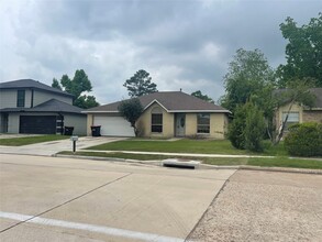 Building Photo - 12227 Kingslake Forest Dr