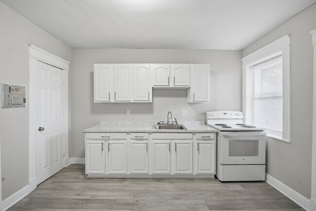 Building Photo - 140 Belmont Ave