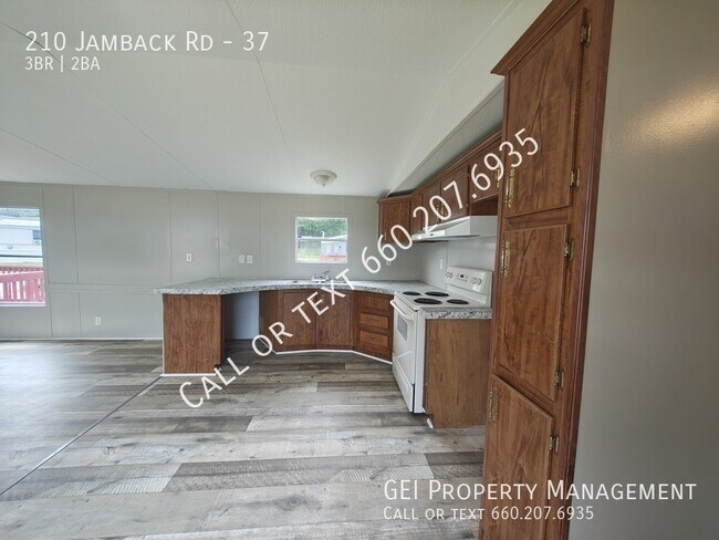 Building Photo - 210 Jamback Rd