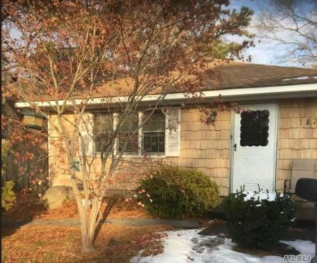 Building Photo - 183 Mastic Beach Rd