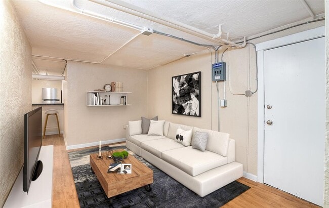 Photo - 975 N Washington St Apartment