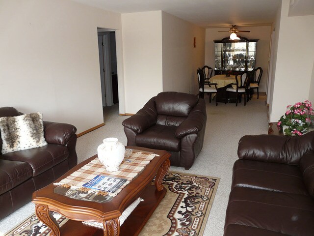 Primary Photo - 10 Oak Creek Dr