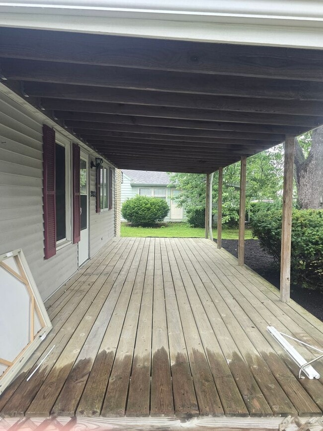 Building Photo - 3 Bedroom Home in Champaign!