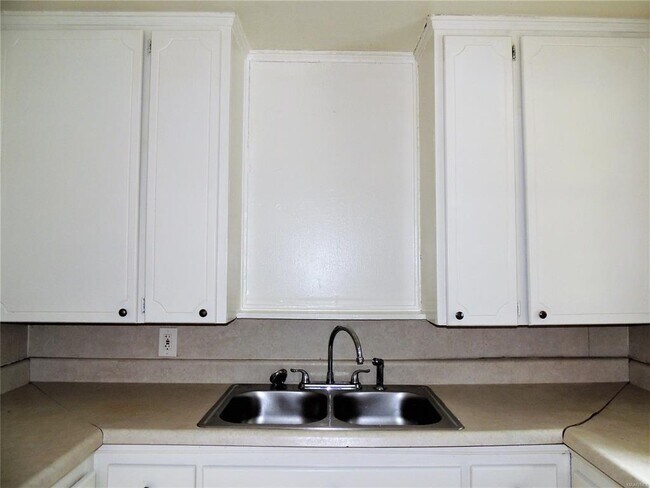 Foto del edificio - 204 Oak Forest Dr