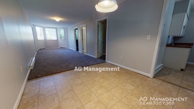 Building Photo - 17 Clairmont Pl
