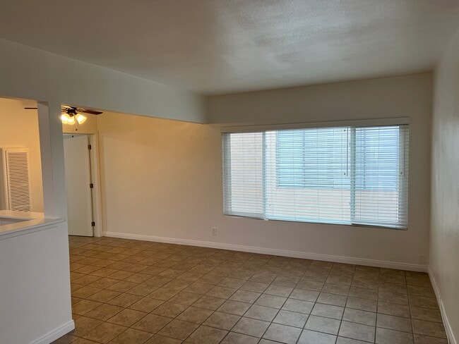 Building Photo - 218 W Wilson Ave