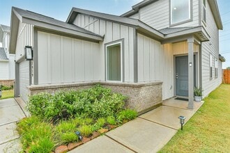 Building Photo - 1919 Quiet Gdn Ln